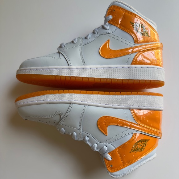 NWT 2024 Air Jordan 1 Mid SE GS 'Gatorade Pack - Orange' - Picture 3 of 7